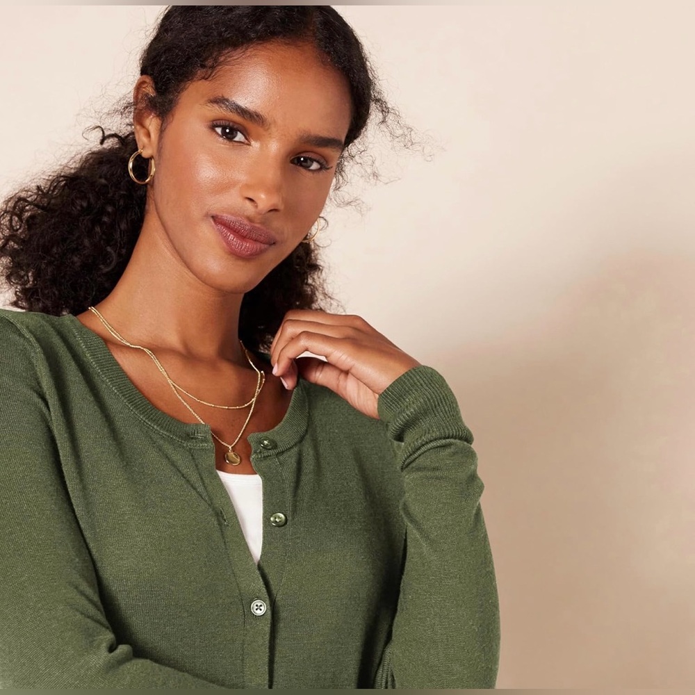 Amazing Essential Olive Button-Up Cardigan - Picture 3 of 7
